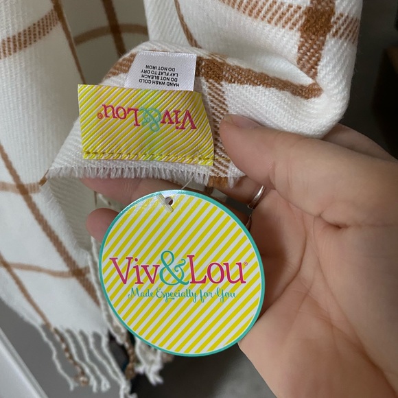 Wrap/shawl - Picture 3 of 3